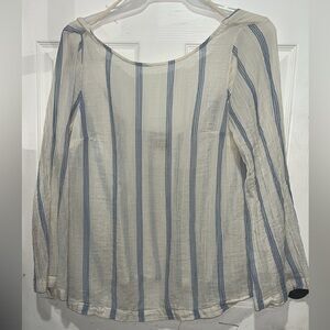 Lightweight blue/white striped long flared sleeve top  Size M #boho #striped